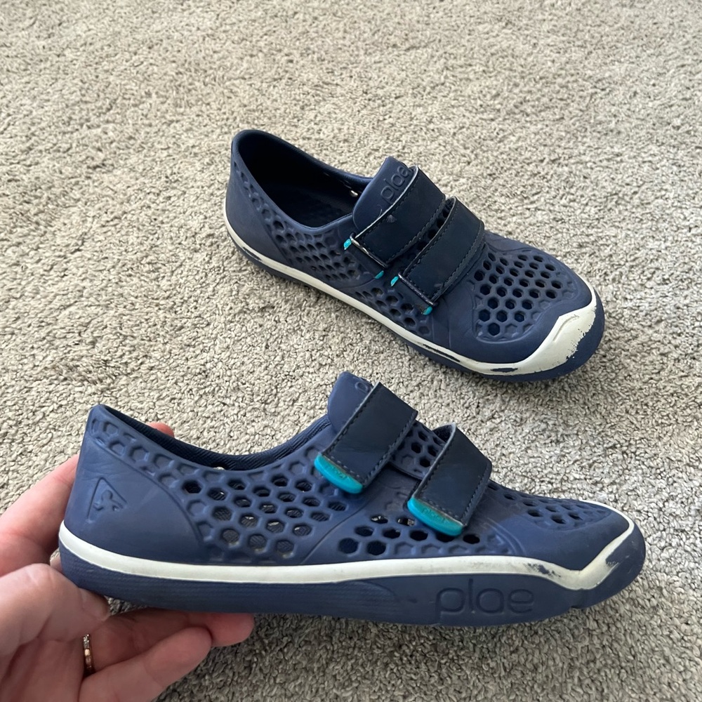 Plae Mimo Youth Kids Size 3 Navy Closed Toe Water Shoes 116171-400 Boys sneaker